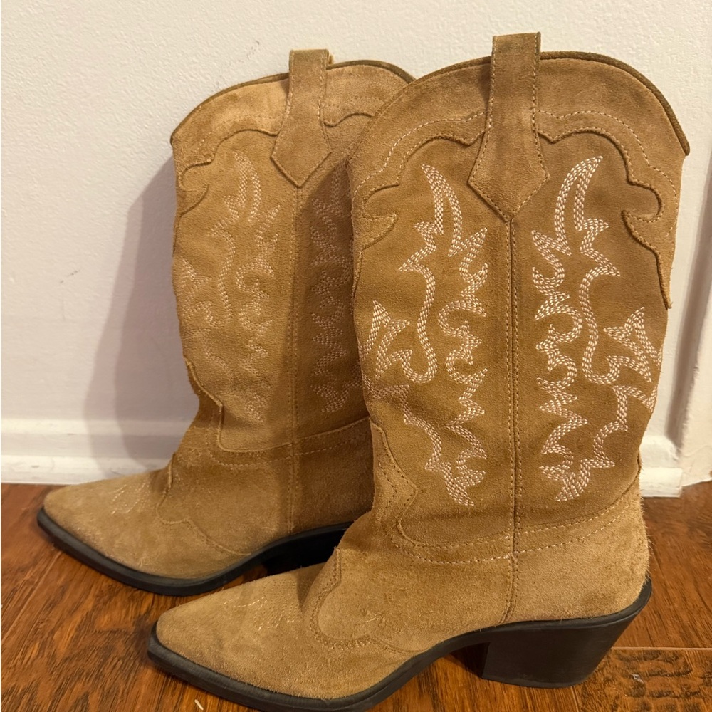 Suede Western Cowboy Boots - Tan